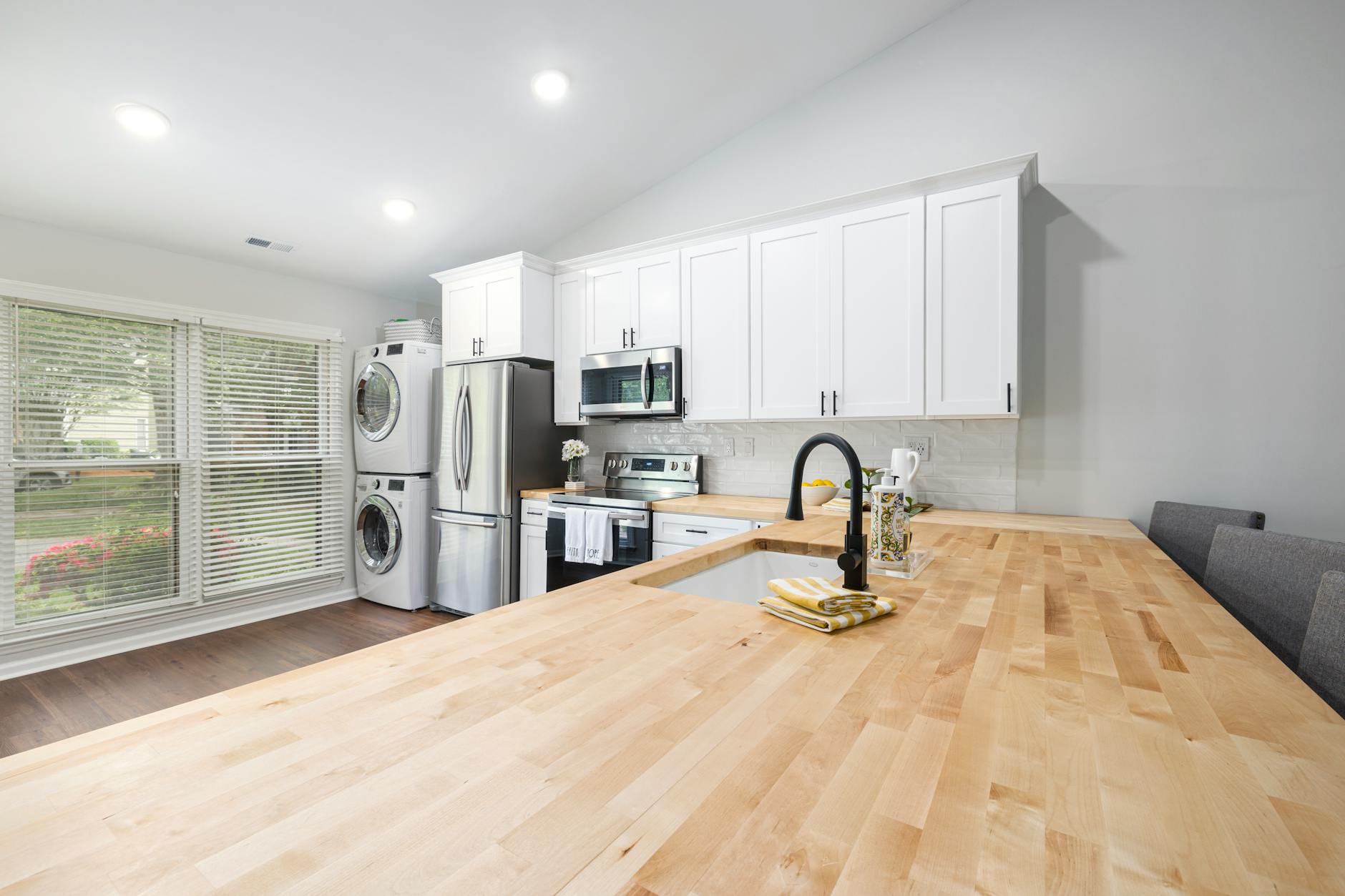 kitchen counter top and sink