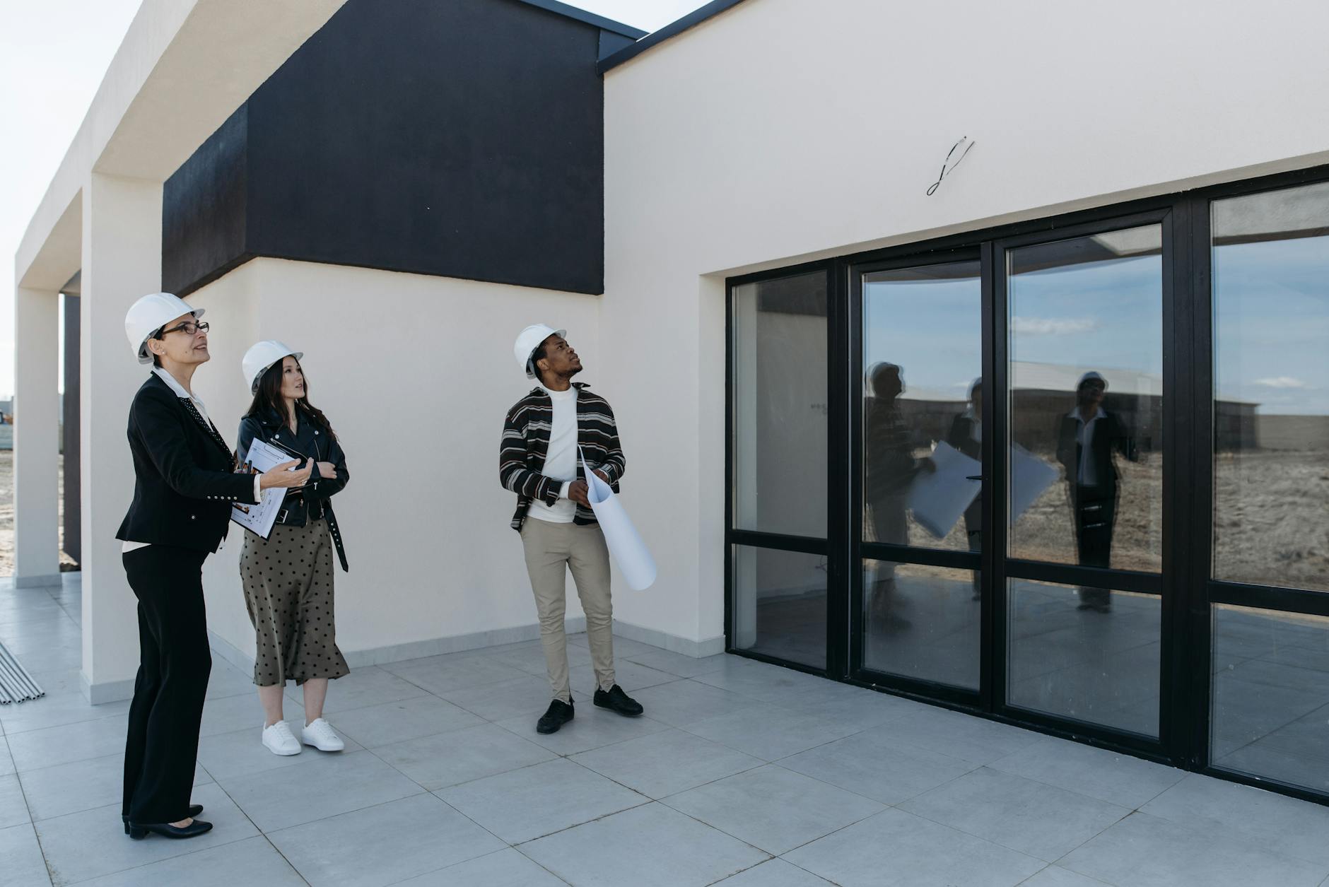 people looking at the house